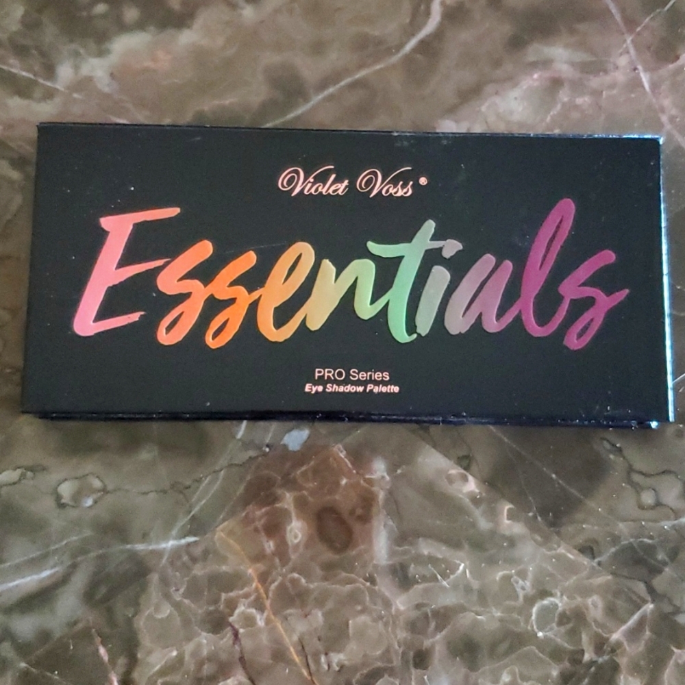 Violet Voss | Essentials | Pro Series Eye Shadow Palette